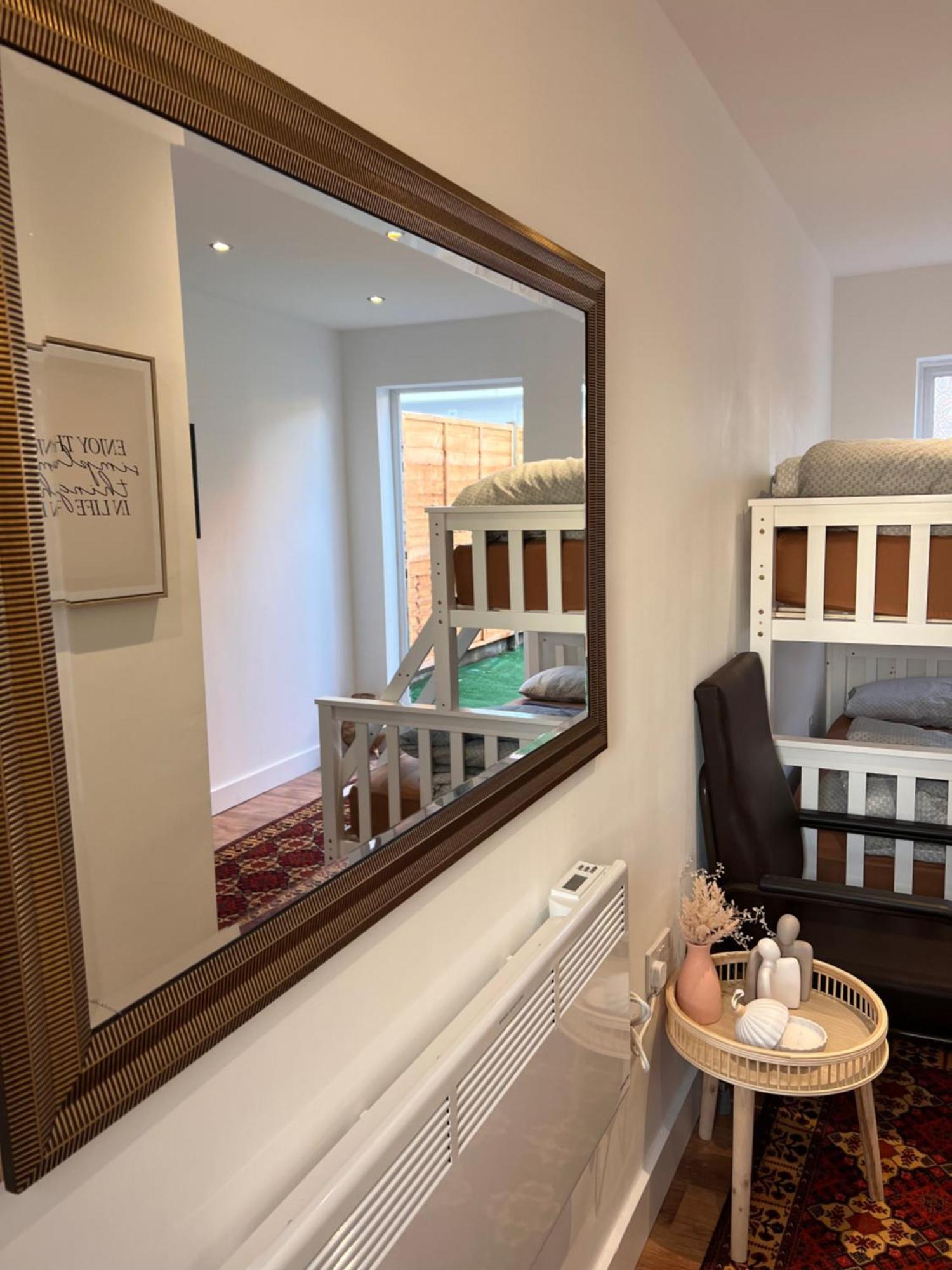 1 Bedroom & Bathroom Dorney المظهر الخارجي الصورة